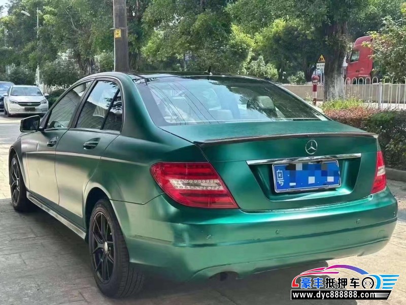 13年奔驰C轿车抵押车出售