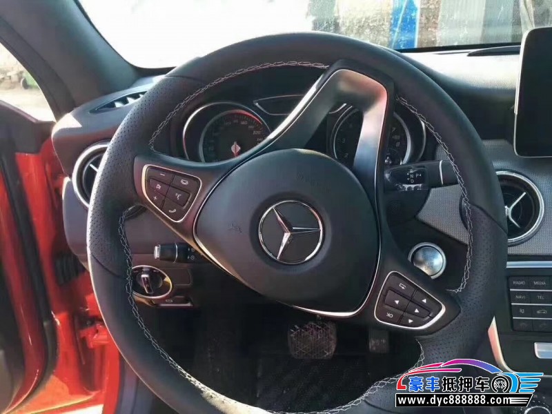 17年奔驰CLA轿车抵押车出售