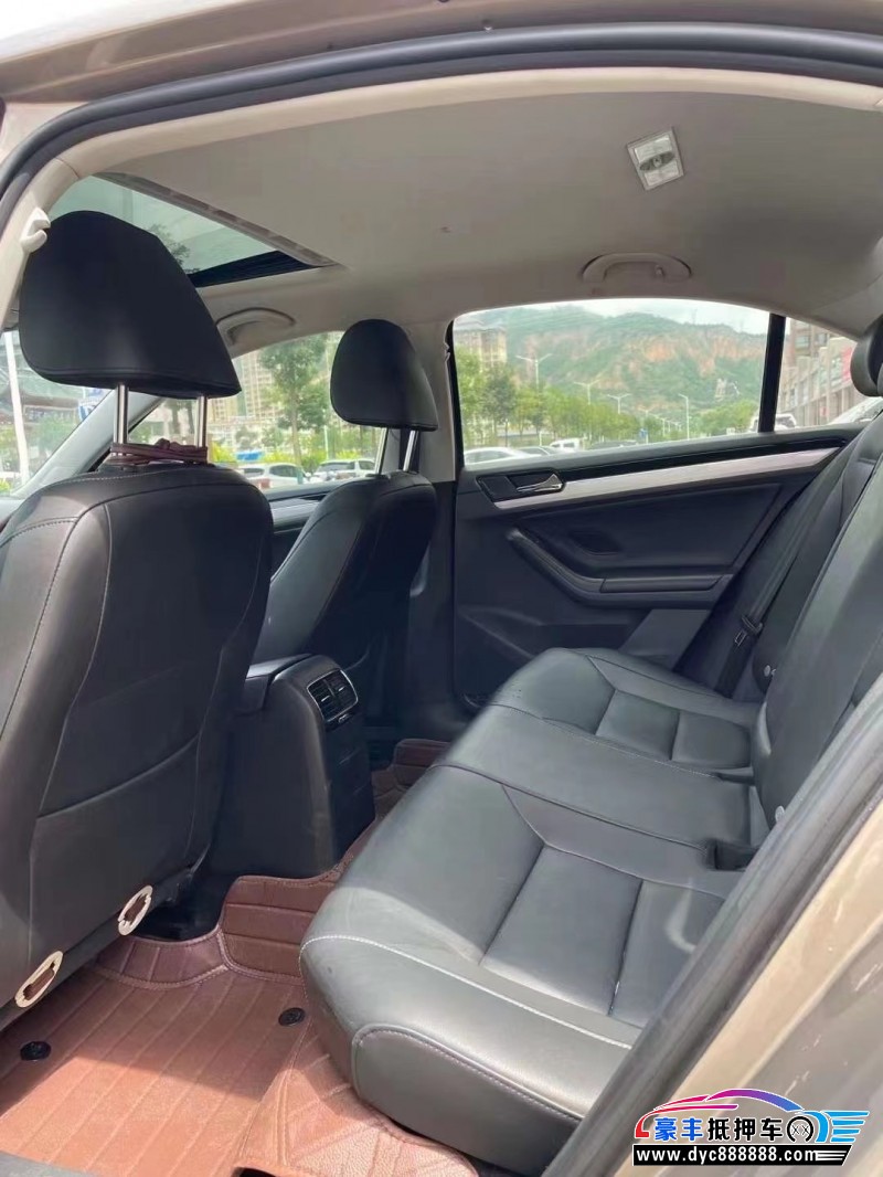 15年大众速腾轿车抵押车出售