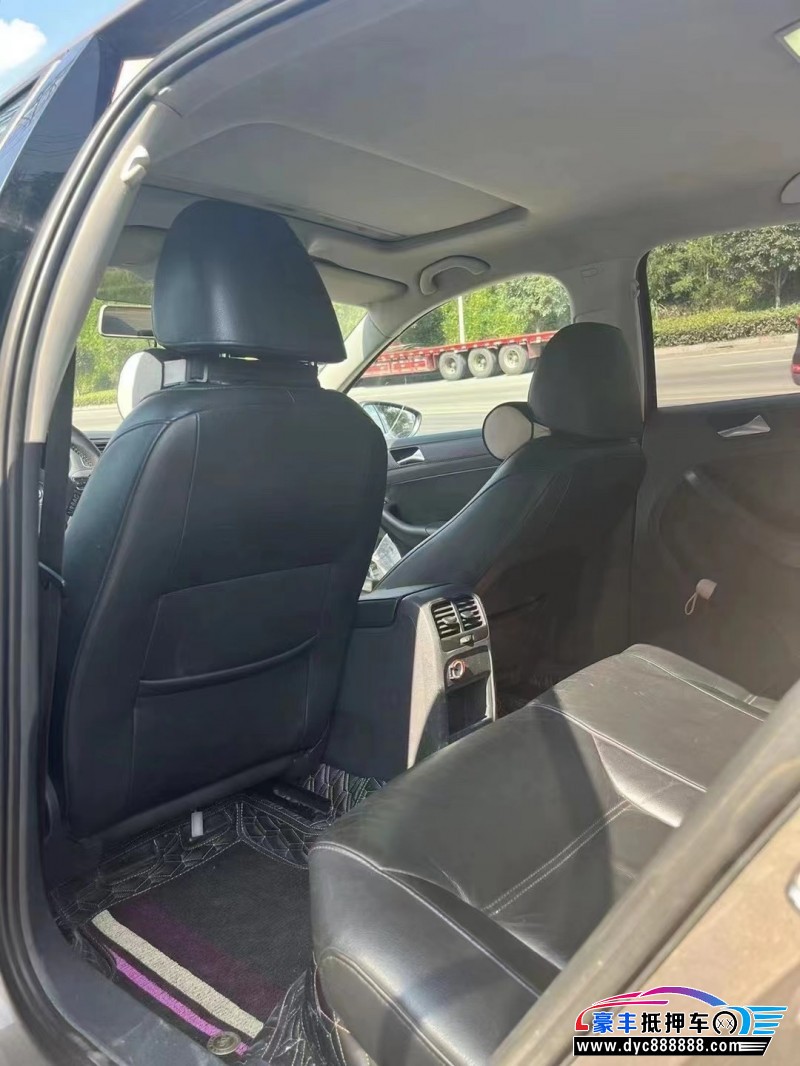 13年大众速腾轿车抵押车出售