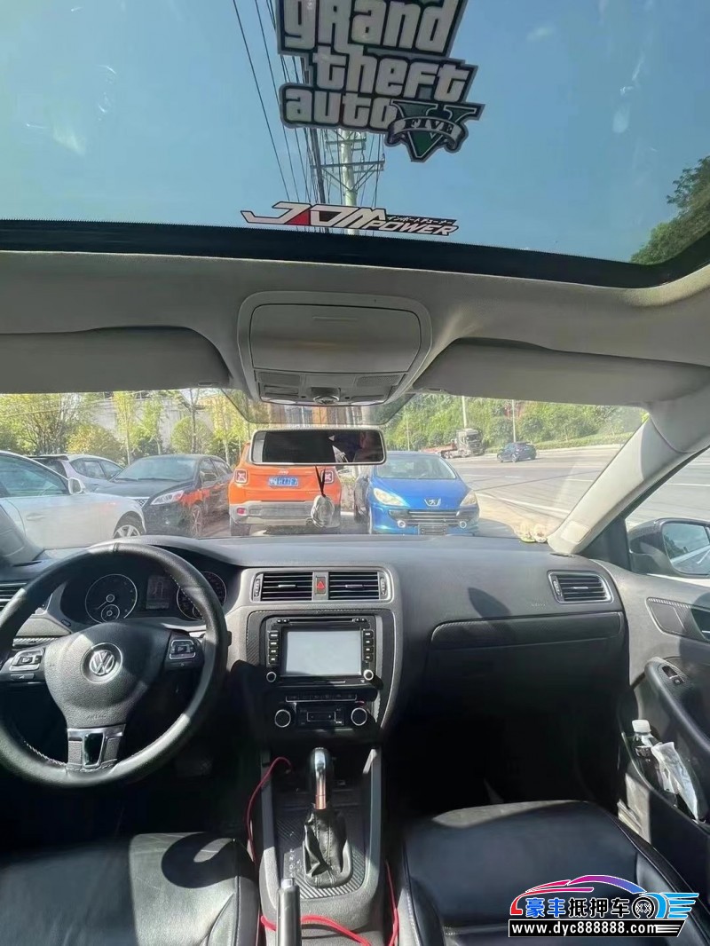 13年大众速腾轿车抵押车出售