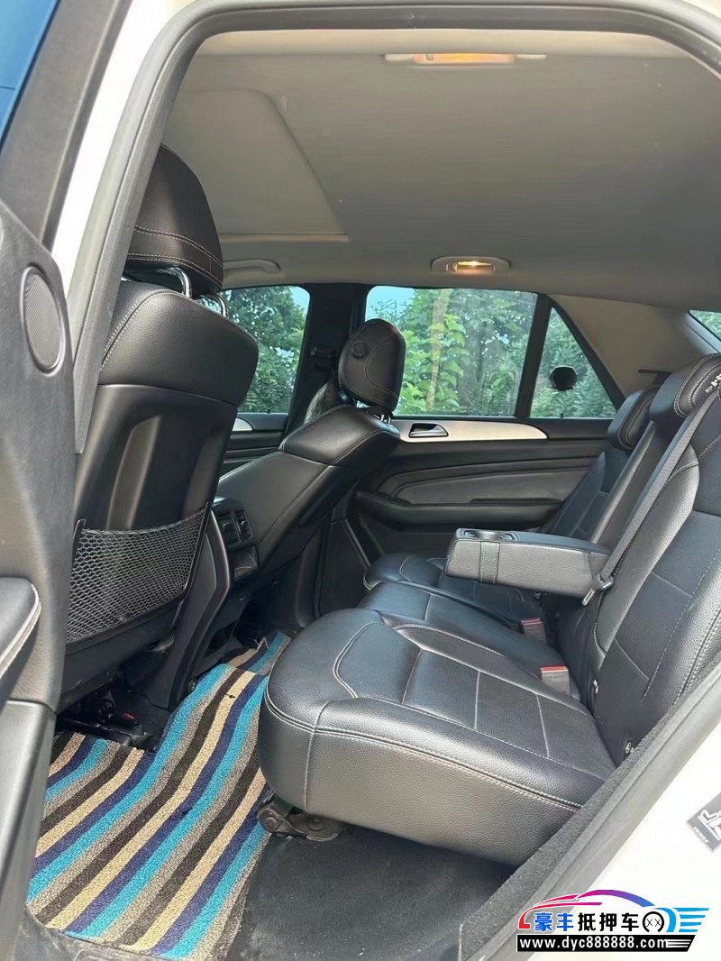 14年奔驰ML轿车抵押车出售