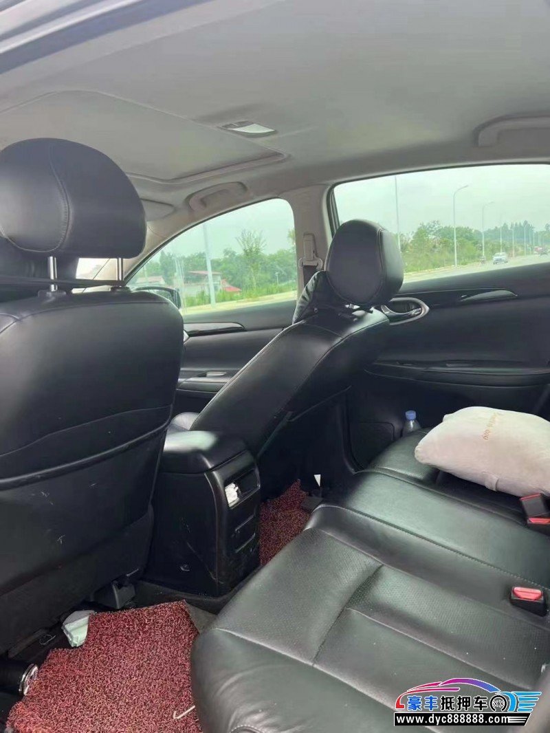 16年日产轩逸轿车抵押车出售