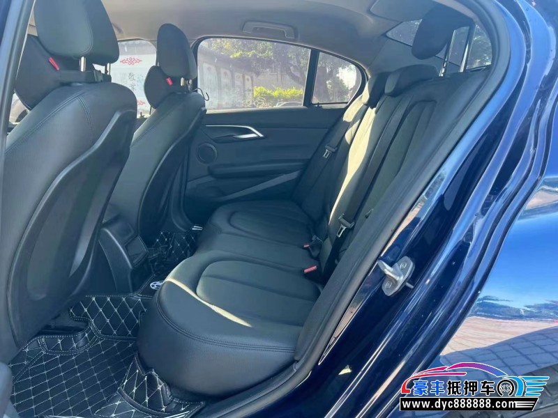 18年宝马1系轿车抵押车出售