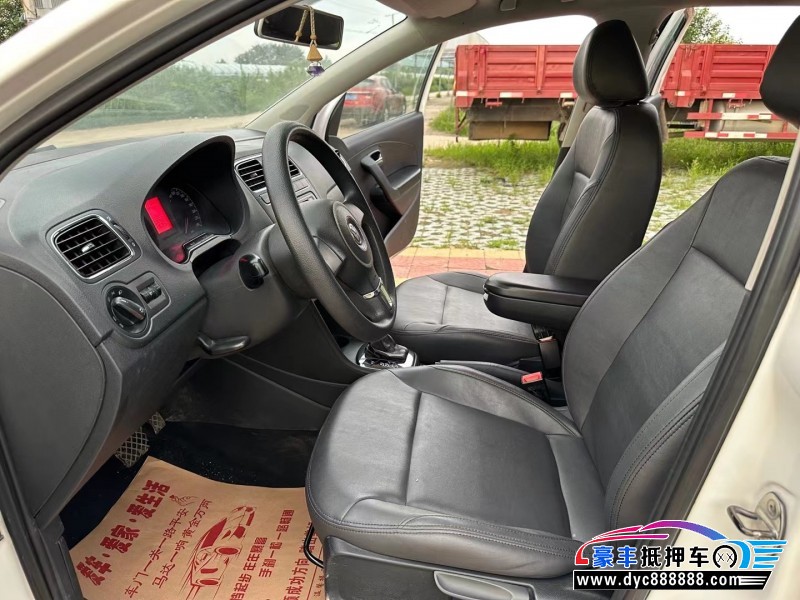 13年大众polo轿车抵押车出售