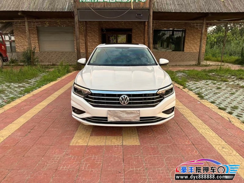 19年大众速腾轿车抵押车出售