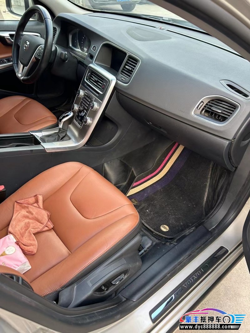 18年沃尔沃S60轿车抵押车出售