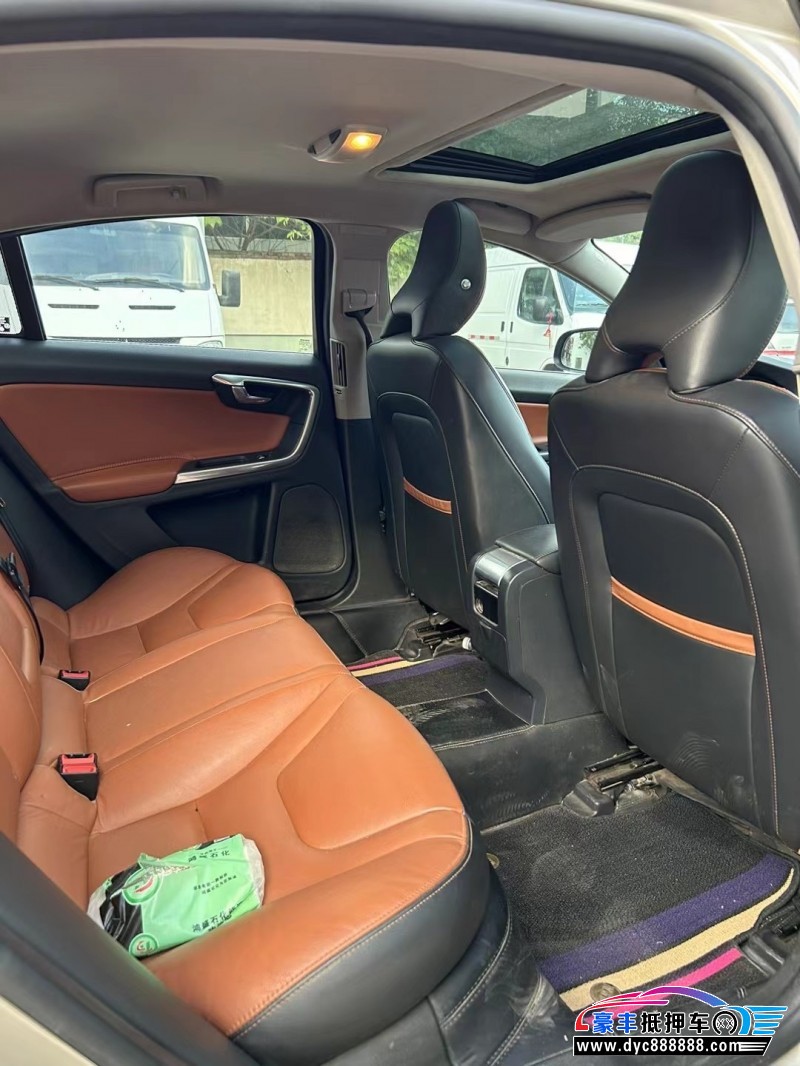 18年沃尔沃S60轿车抵押车出售