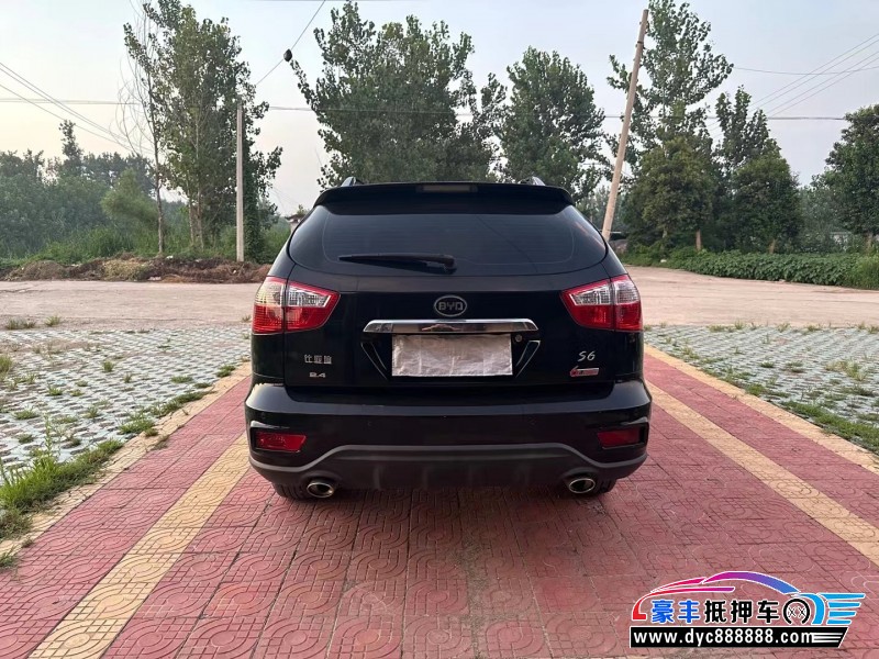 14年比亚迪S6轿车抵押车出售
