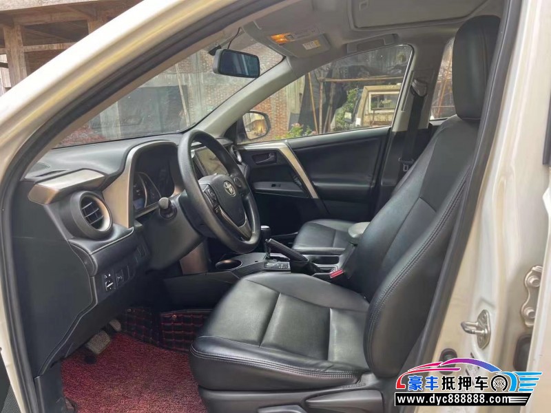 14年丰田RAV4荣放轿车抵押车出售