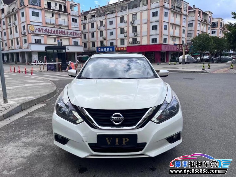 18年日产天籁轿车抵押车出售