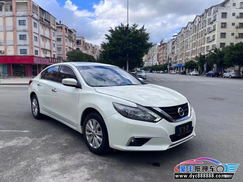 18年日产天籁轿车抵押车出售