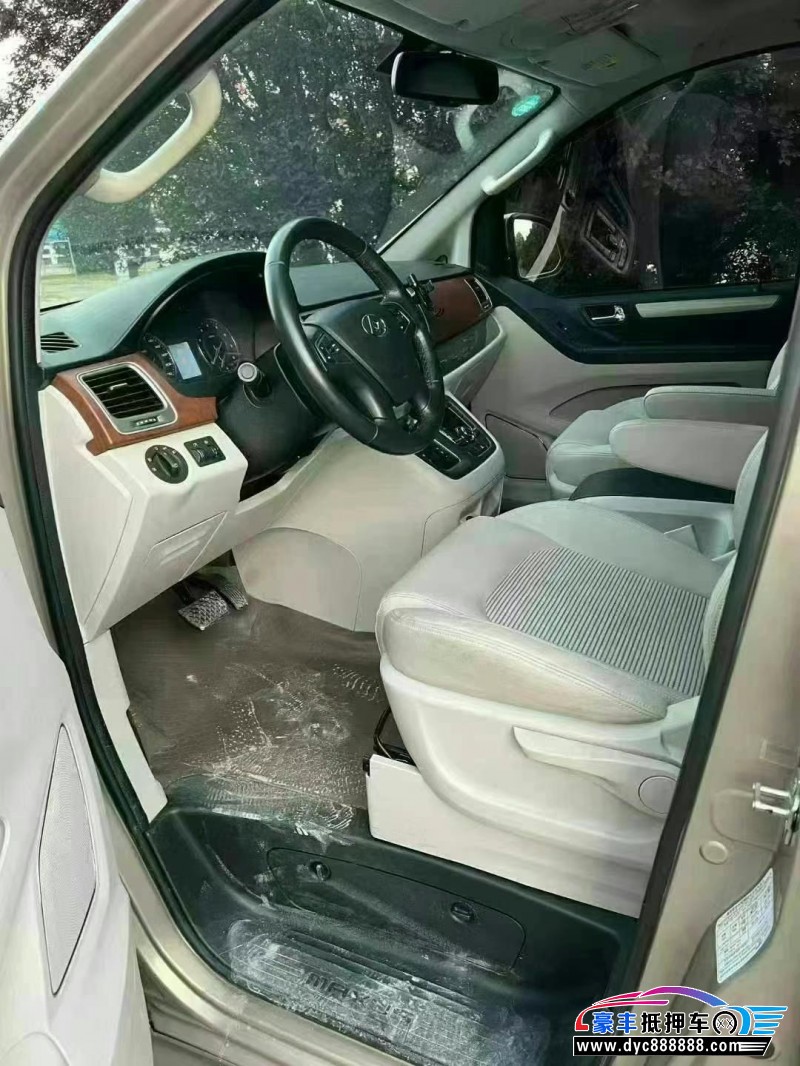 18年上汽大通G10轿车抵押车出售