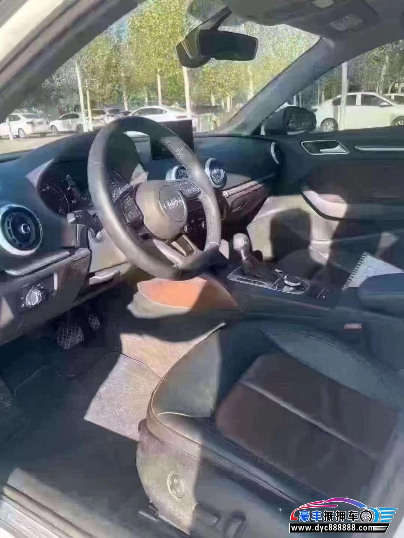 19年奥迪A3轿车抵押车出售