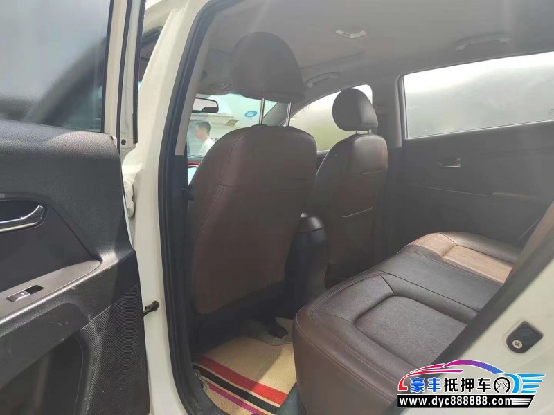 14年起亚智跑轿车抵押车出售