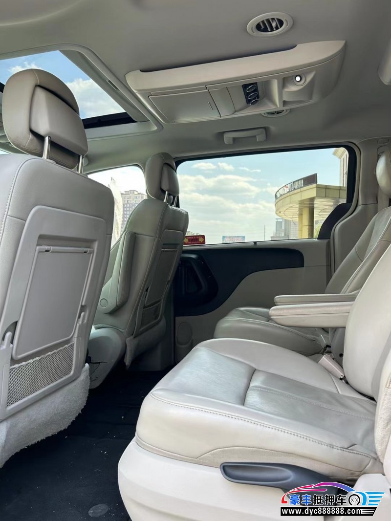 15年克莱斯勒大捷龙轿车抵押车出售