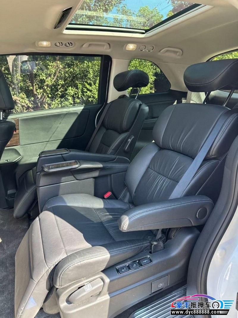 17年本田艾力绅轿车抵押车出售