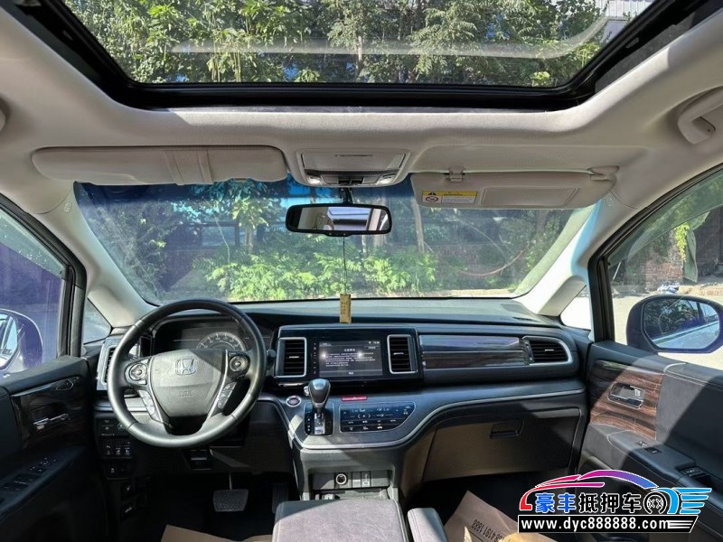 17年本田艾力绅轿车抵押车出售