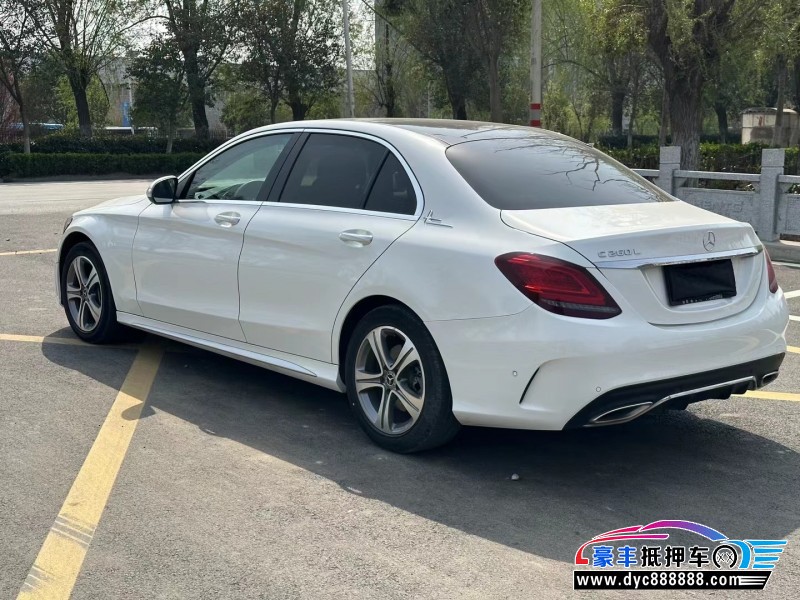 19年奔驰C轿车抵押车出售