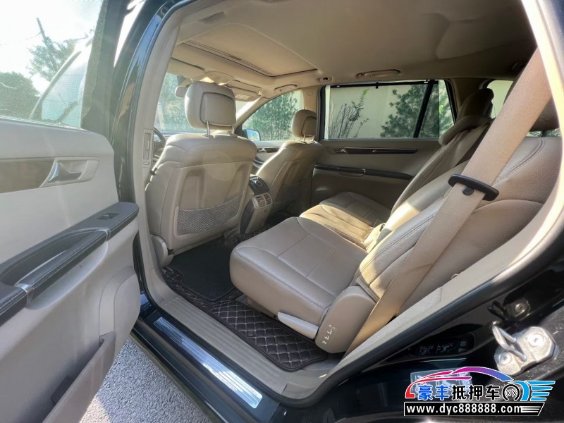 12年奔驰RMPV抵押车出售