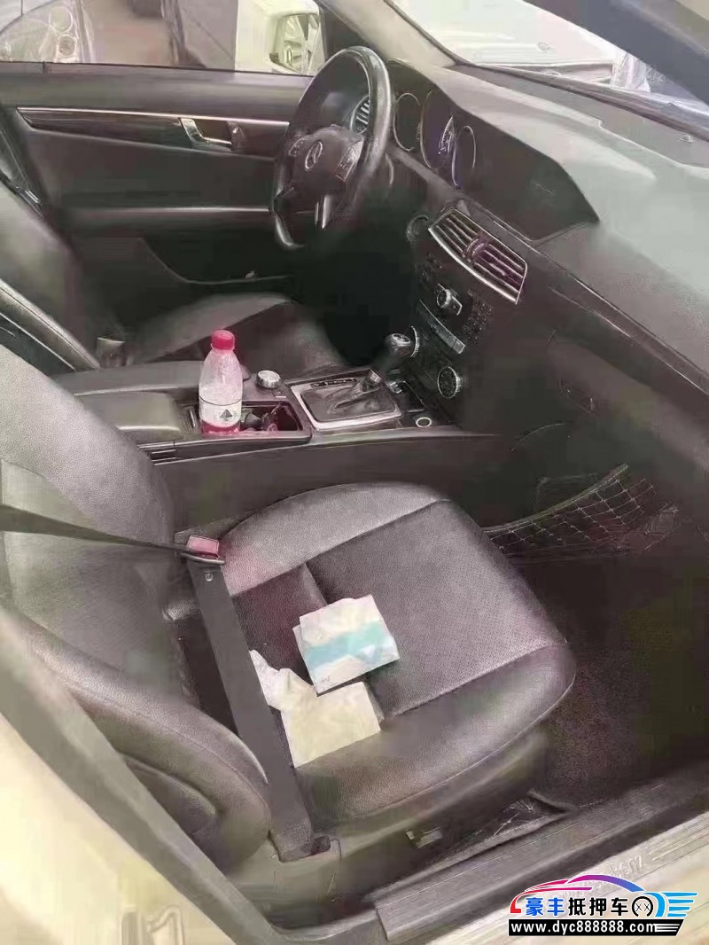 13年奔驰C轿车抵押车出售