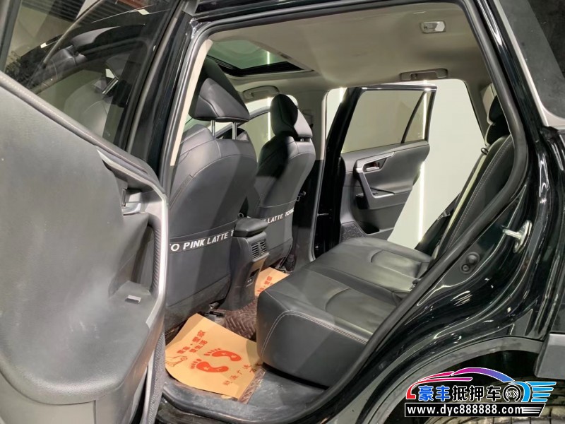 21年丰田威兰达轿车抵押车出售