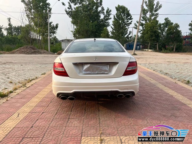 14年奔驰C轿车抵押车出售