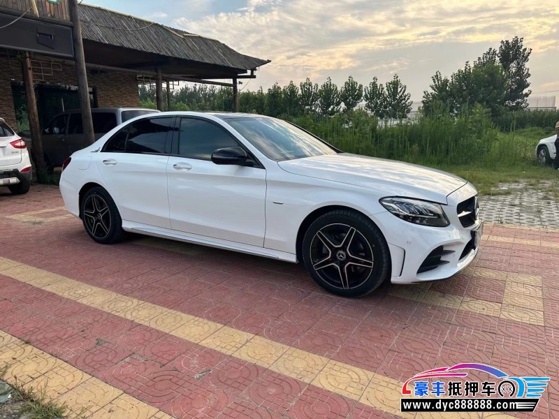 22年奔驰C轿车抵押车出售