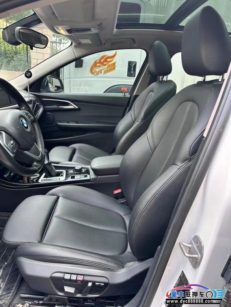 18年宝马1系轿车抵押车出售