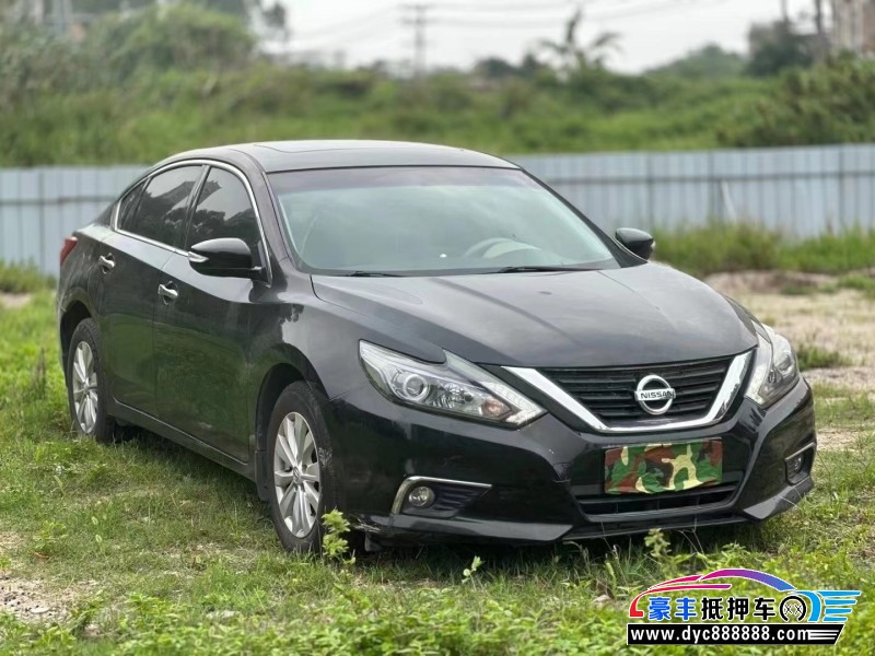 17年日产天籁轿车抵押车出售