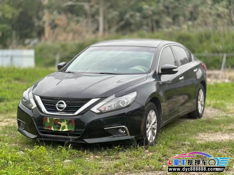 17年日产天籁轿车抵押车出售