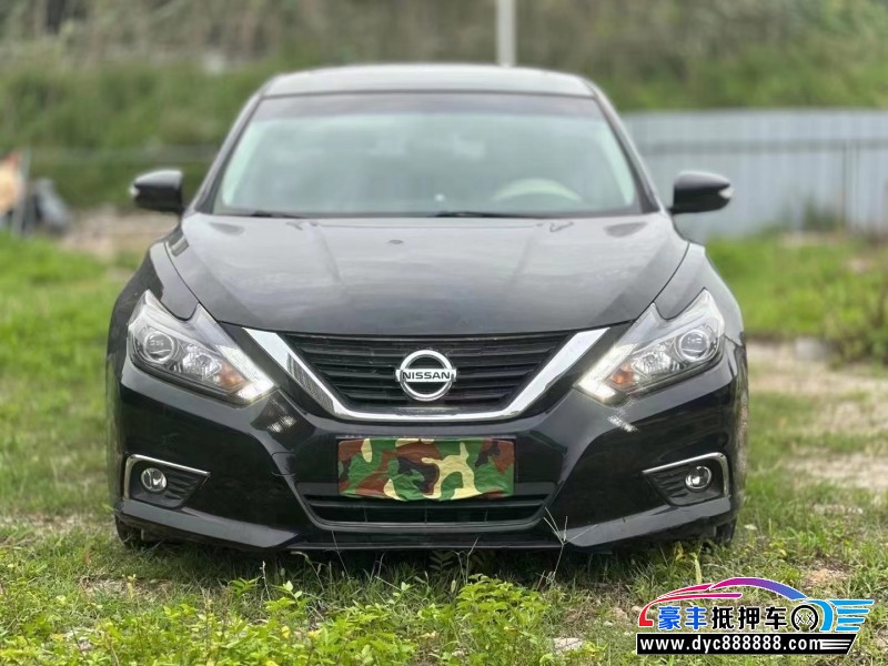 17年日产天籁轿车抵押车出售