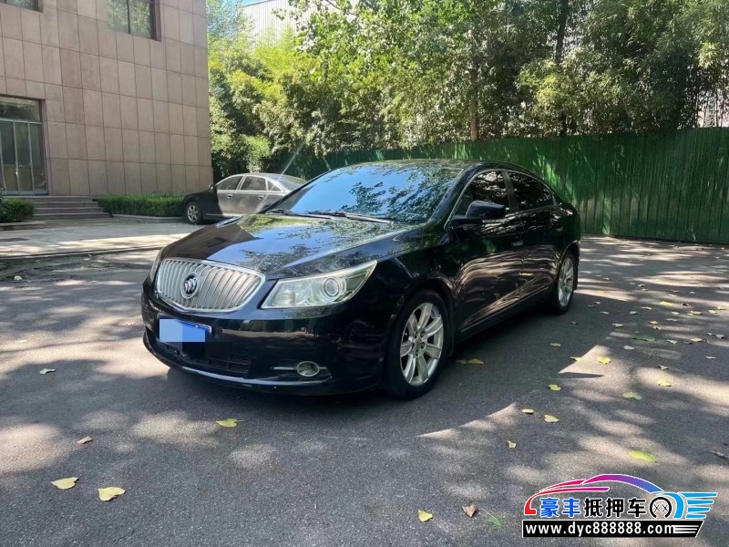 10年别克君越轿车抵押车出售