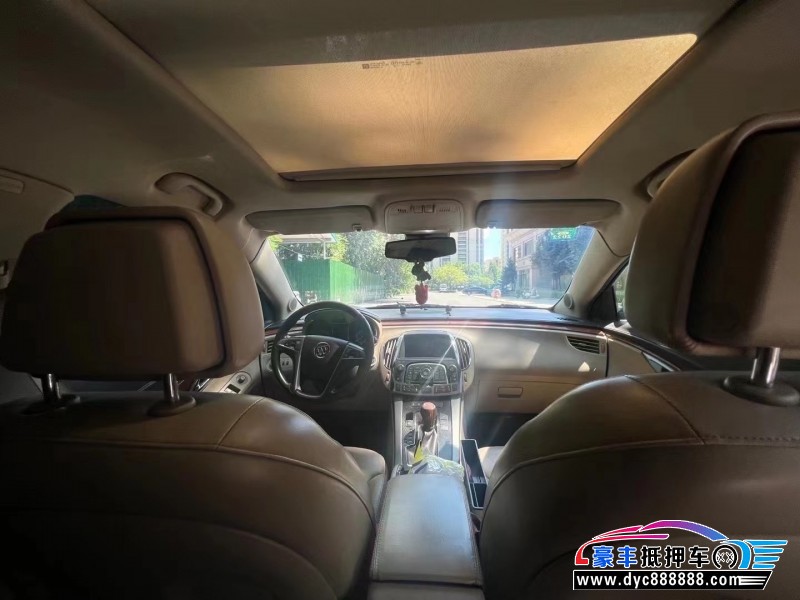 10年别克君越轿车抵押车出售