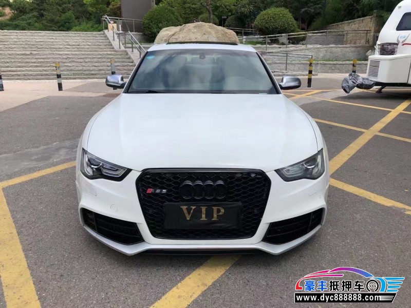 12年奥迪S5轿车抵押车出售