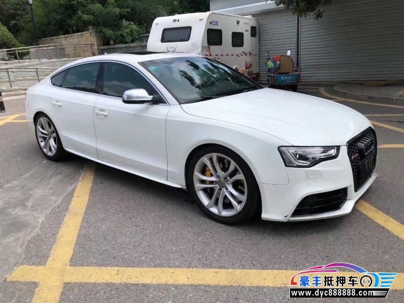 12年奥迪S5轿车抵押车出售