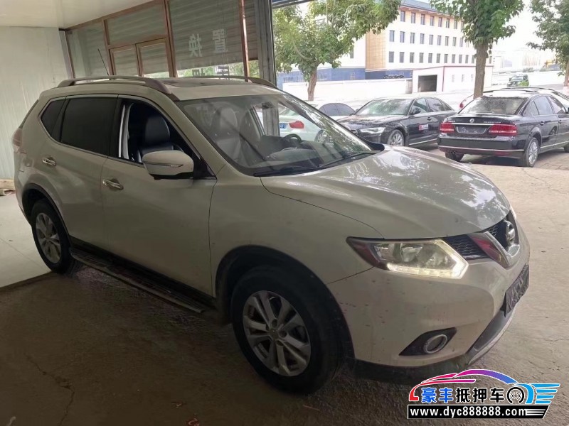 14年日产奇骏轿车抵押车出售