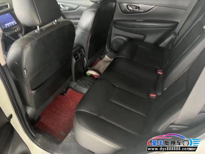 14年日产奇骏轿车抵押车出售