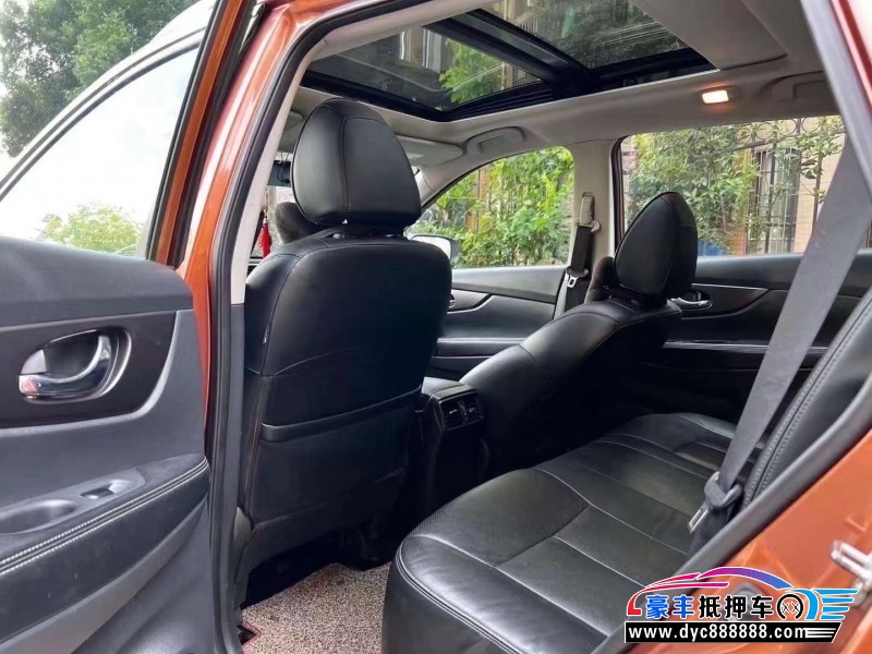 16年日产奇骏轿车抵押车出售