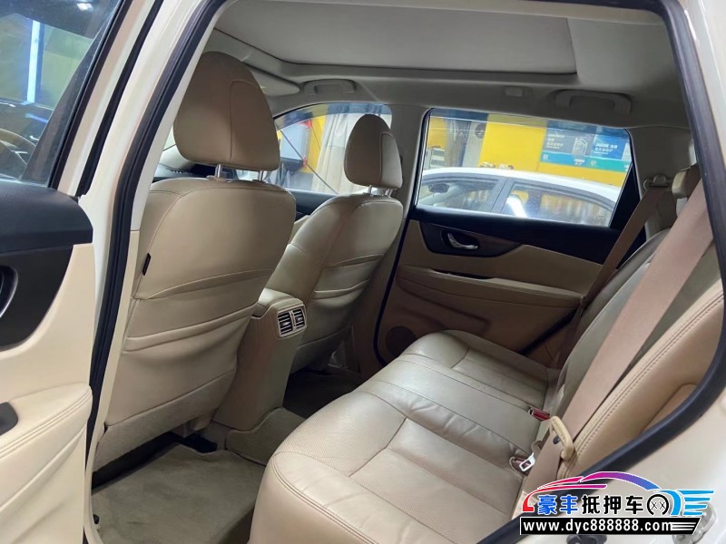 15年日产奇骏轿车抵押车出售