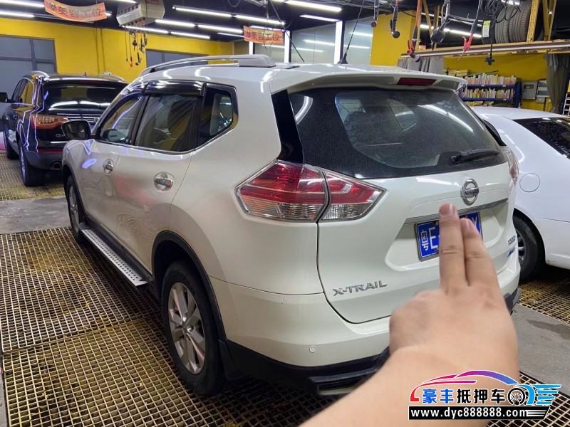 15年日产奇骏轿车抵押车出售