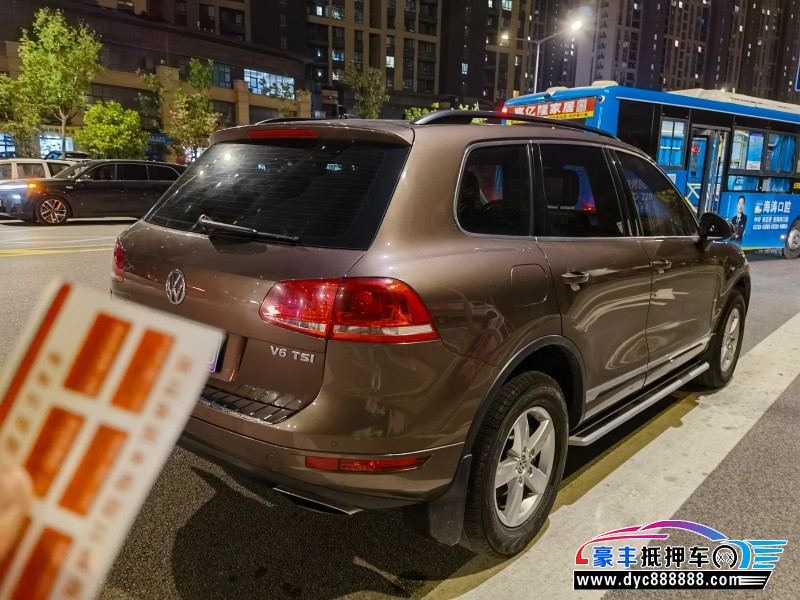 14年大众途锐SUV抵押车出售