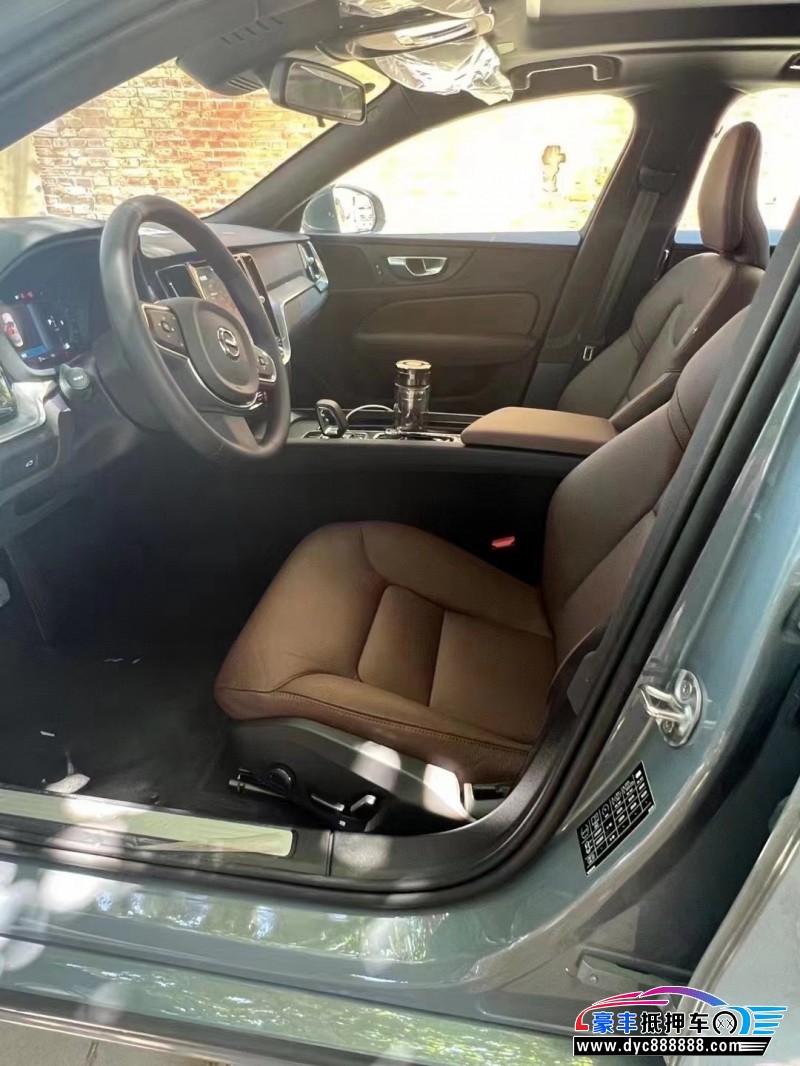 23年沃尔沃S60轿车抵押车出售