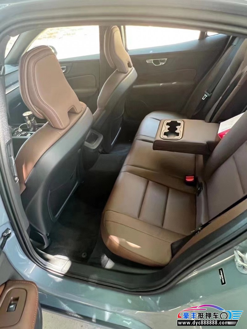 23年沃尔沃S60轿车抵押车出售