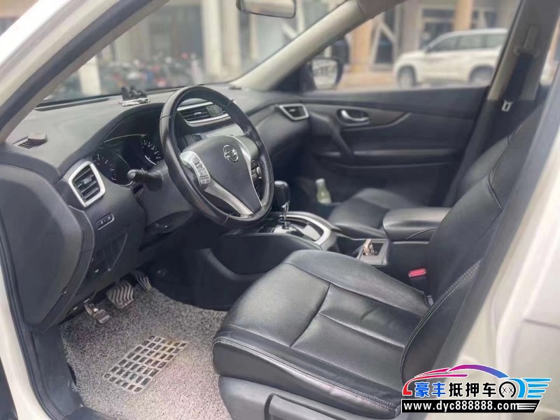 16年日产奇骏SUV抵押车出售