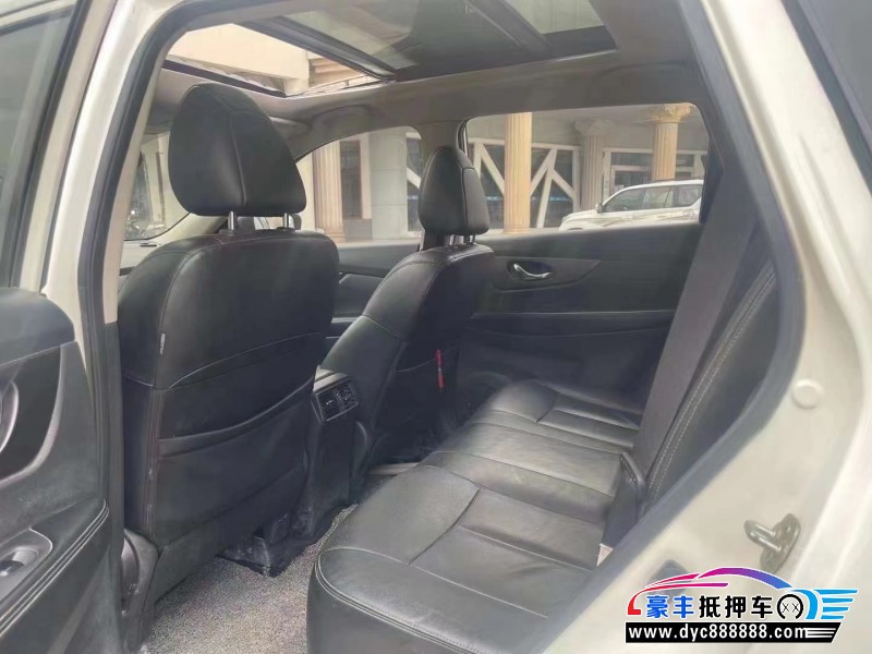 16年日产奇骏SUV抵押车出售