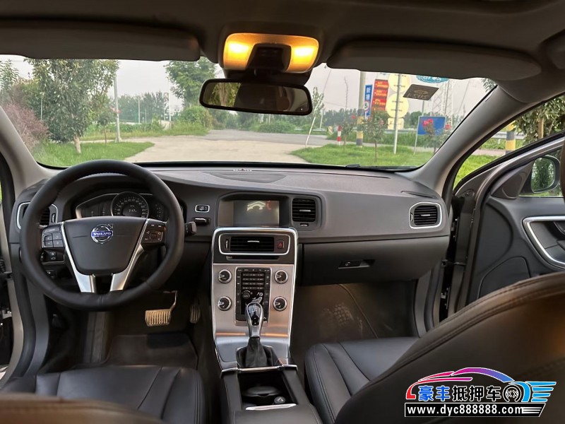 14年沃尔沃S60轿车抵押车出售