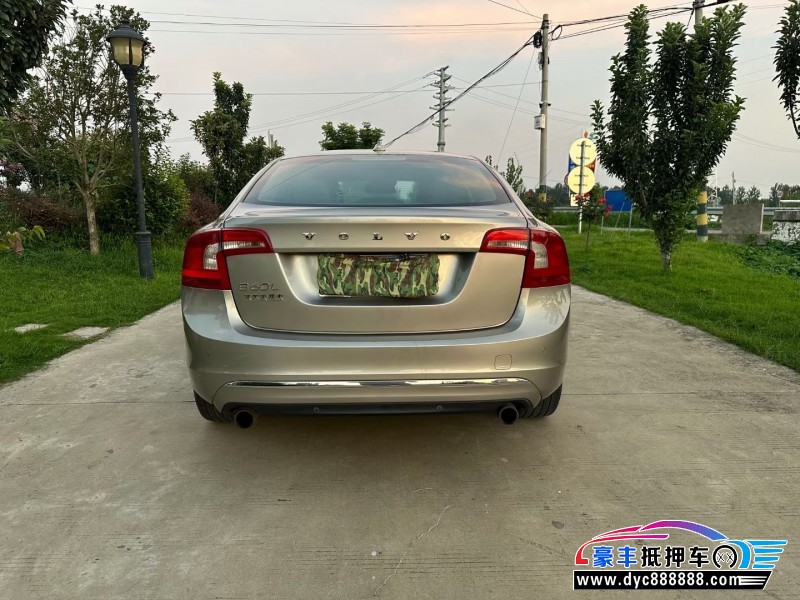 14年沃尔沃S60轿车抵押车出售