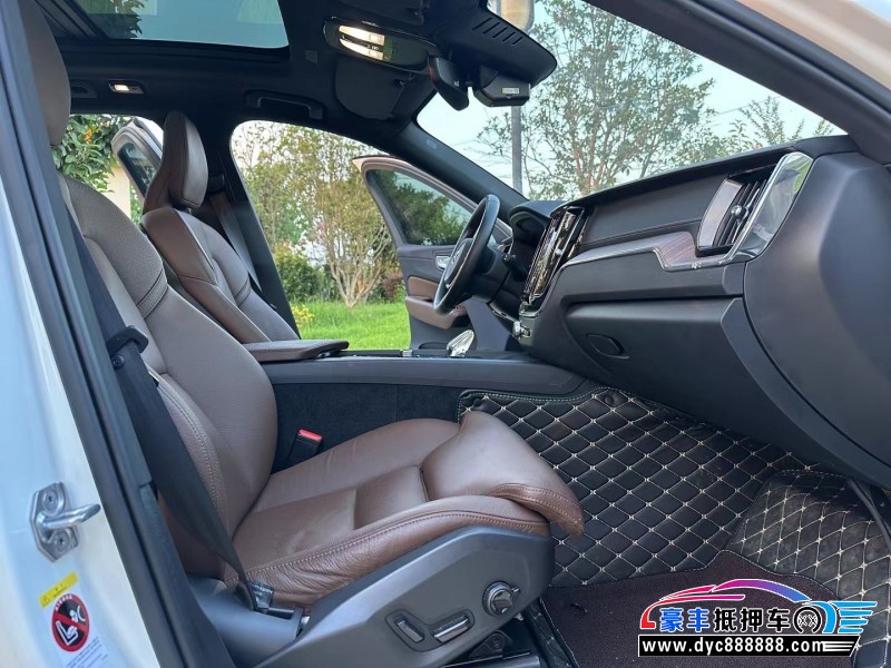 22年沃尔沃XC60SUV抵押车出售