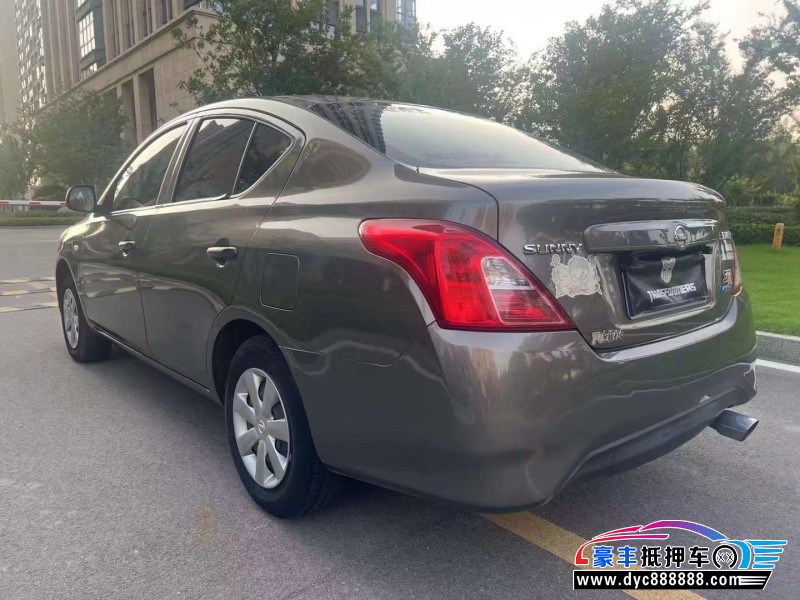 16年日产阳光轿车抵押车出售